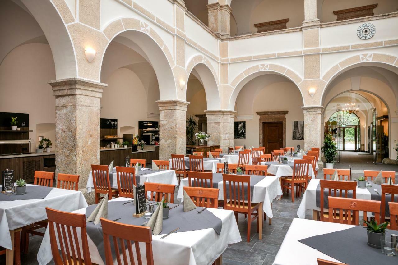 Jufa Hotel Schloss Roethelstein Admont Exterior photo